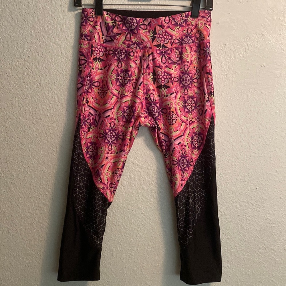 Danskin Now bohemian leggings mandala